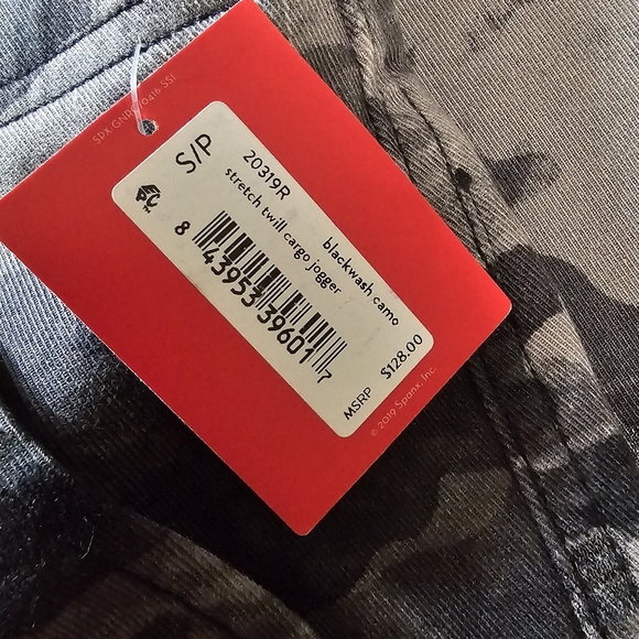 Spanx Stretch Twill Cargo Jogger - Picture 7 of 7